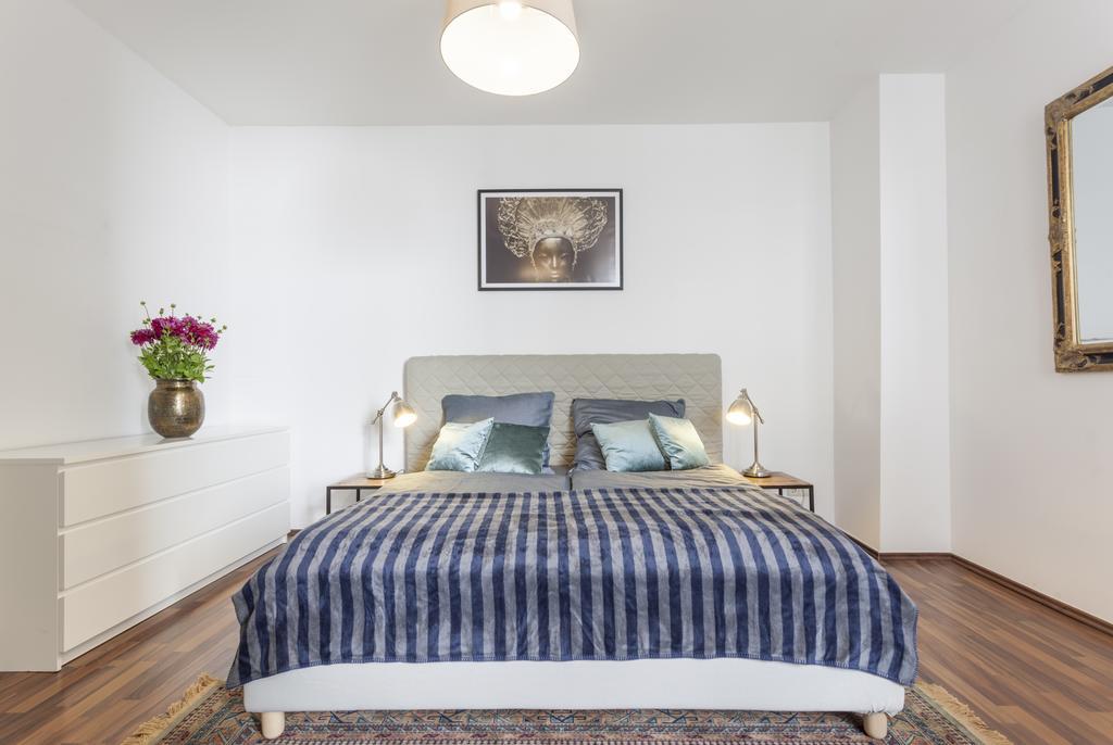 The Rheinsberger - Cosy 2Br One Living Room Up To 6 برلين المظهر الخارجي الصورة